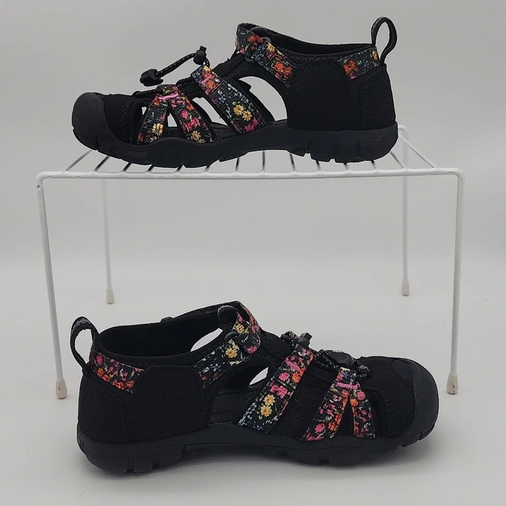3 Listings 15$! KEEN Girls Sandals